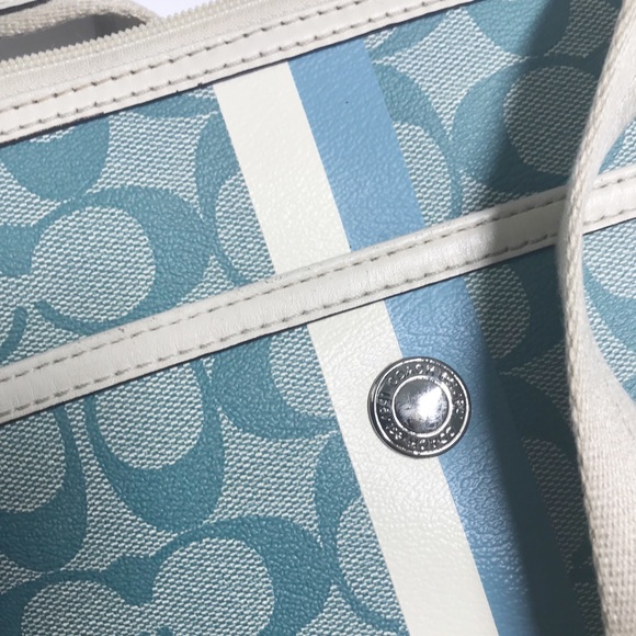 Coach crossbody purse - Picture 2 of 4